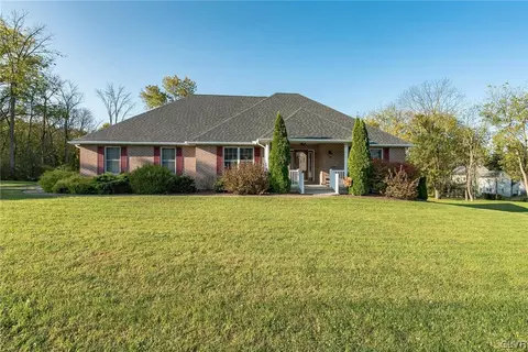 1714 Keith Dr, Hellertown, PA 18055