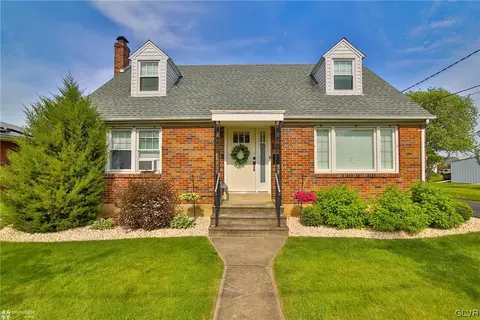 1113 Howertown Rd, Catasauqua, PA 18032