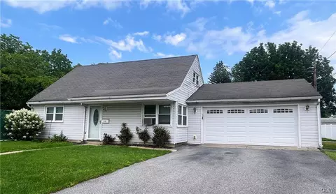 2142 Fireside Dr, Bethlehem, PA 18018