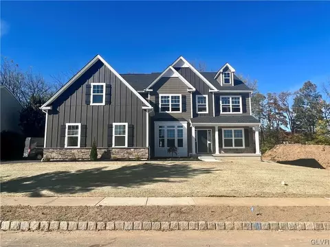 912 Fairway Dr #28, Forks Twp, PA 18040