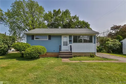 2120 Catasauqua Rd, Bethlehem, PA 18018