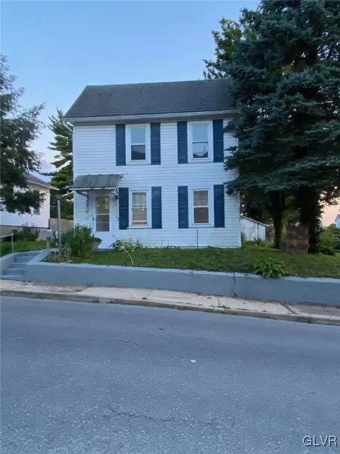 4210 Spruce St, Egypt, PA 18052