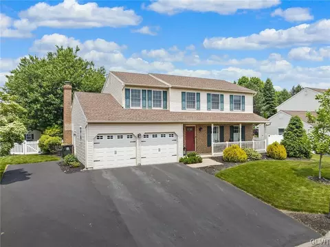 163 Tewksbury Ct, Nazareth, PA 18064