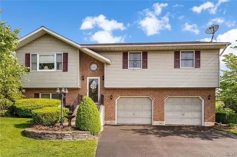 4602 Christina Dr, Egypt, PA 18052