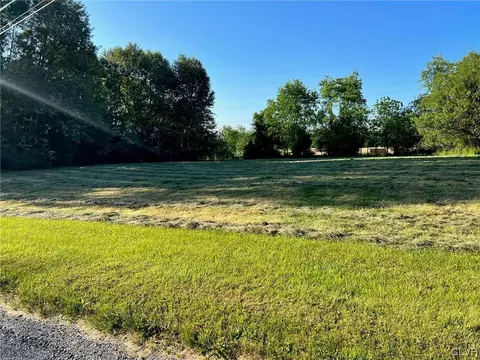 5211 Egypt Rd, North Whitehall Twp, PA 18059