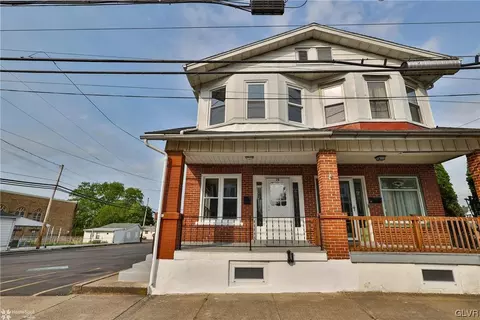 28 N 5th St, Emmaus, PA 18049