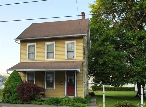 5209 3rd St, Cementon, PA 18052