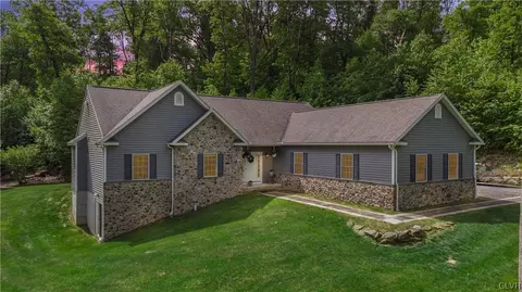 130 Bitting Rd, Alburtis, PA 18011