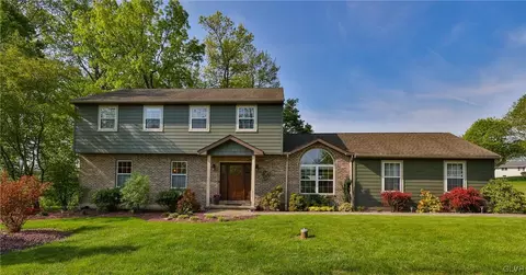 565 Roberts Rd, Nazareth, PA 18064