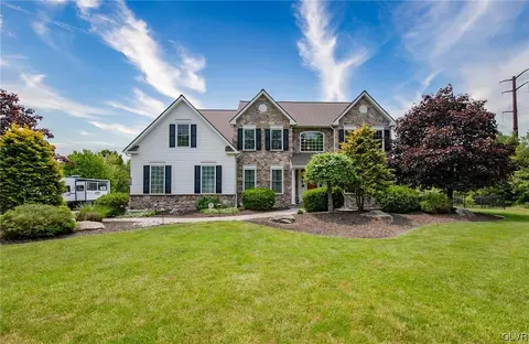 4459 Linda Ln, Emmaus, PA 18049