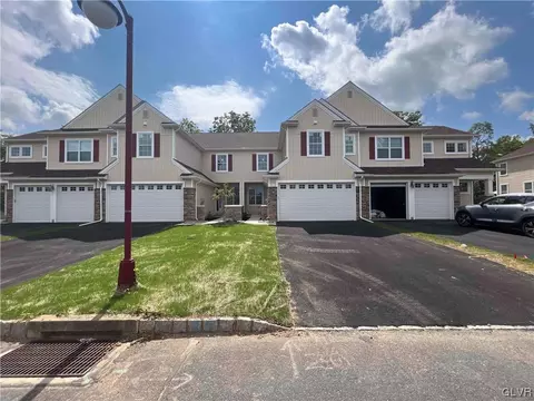 945 Iron Ln #41, Forks Twp, PA 18040
