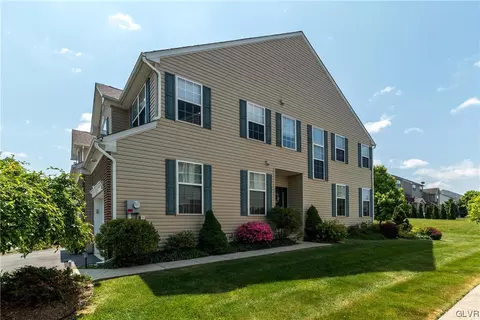 5828 Fresh Meadow Dr, Macungie, PA 18062