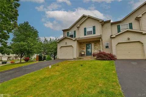 4252 Bedford Dr, Bethlehem, PA 18020
