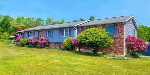 1030 Summer Mountain Rd, Palmerton, PA 18071