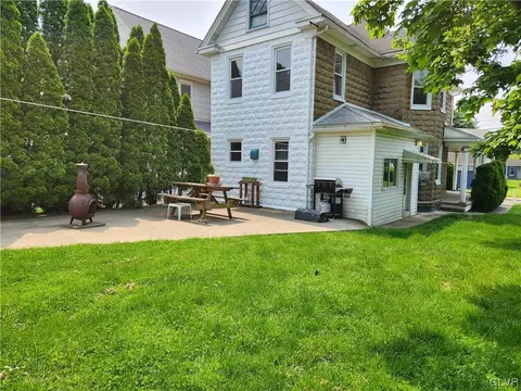 337 E Main St, Bath, PA 18014 photo 10