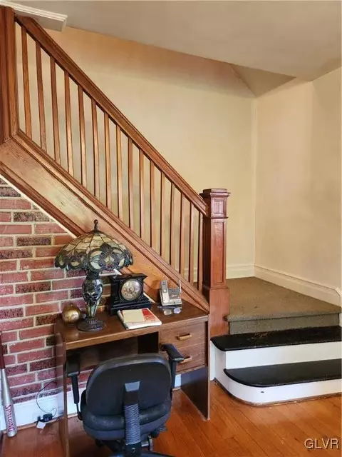 337 E Main St, Bath, PA 18014 photo 3