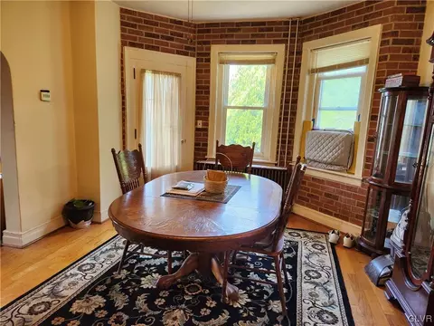 337 E Main St, Bath, PA 18014 photo 4