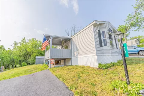 30 Country Club Rd N, Northampton, PA 18067
