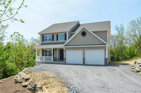 4879 Coatbridge Ln, Walnutport, PA 18088
