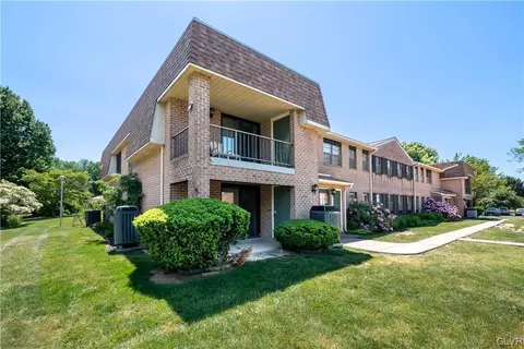 2841 Springhaven Pl, Macungie, PA 18062