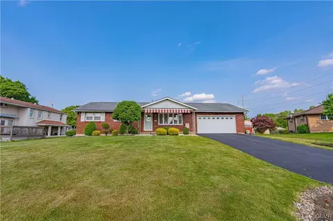 1462 Dennis Ct, Bethlehem, PA 18020