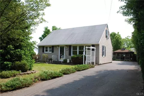 815 Stones Crossing Rd, Palmer Township, PA 18045