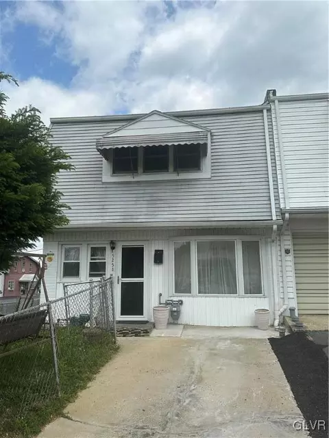 525 Gilmore St, Allentown, PA 18109