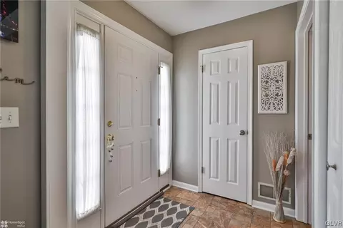 1934 Pine Ct, Hellertown, PA 18055 photo 5