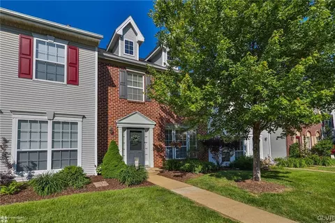 1934 Pine Ct, Hellertown, PA 18055
