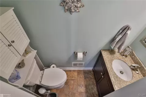 1934 Pine Ct, Hellertown, PA 18055 photo 21