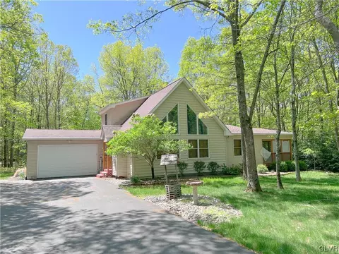 24 Ottomanelli Dr, Albrightsville, PA 18210