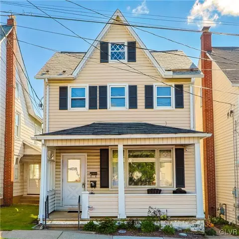 16 Westbrook Ave, Pen Argyl Borough, PA 18072