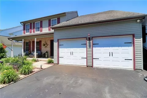 1796 Chateau Pl, Easton, PA 18045