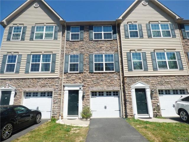 1527 Brookstone Pl #304900, Hellertown, PA 18055