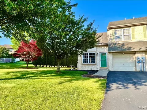 483 Celandine Dr, Allentown, PA 18104