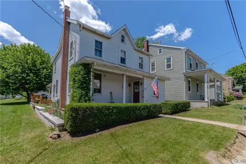 21 N Market St, New Ringgold, PA 17960
