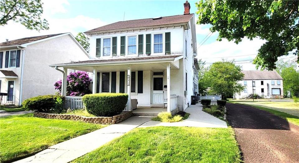 919 W Broad St, Quakertown, PA 18951 Movoto