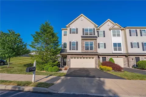2660 Gila Dr, Forks Twp, PA 18040
