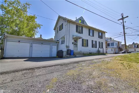 15 N 2nd St, Bangor, PA 18013