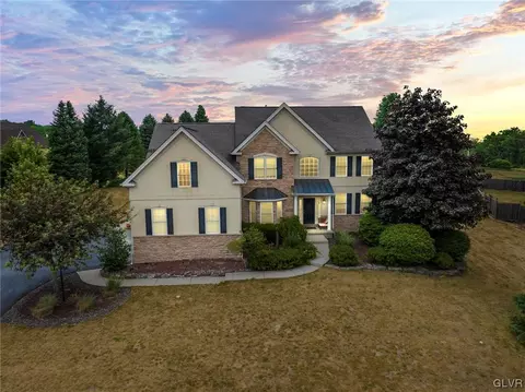 5795 Harvest Pl, Schnecksville, PA 18078