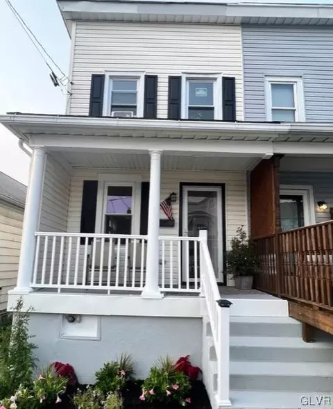 330 W White St, Summit Hill, PA 18250