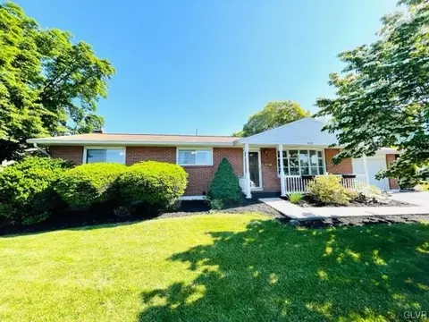 3373 Gail Ln, Hokendauqua, PA 18052