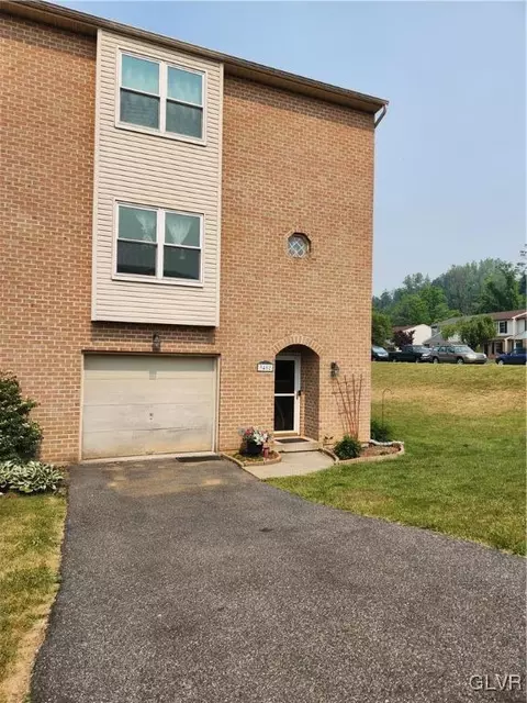 3452 Portland Dr, Stiles, PA 18052