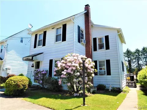 1506 Pine St, Pen Argyl, PA 18072