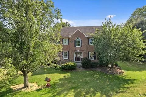 3325 Abbey Ct, Bethlehem, PA 18020