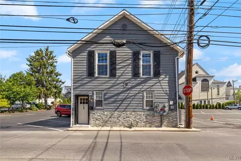 71 E Walnut St, Bethlehem, PA 18018 photo 2