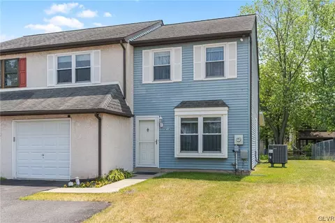 216 Cedar Dr, Quakertown, PA 18951