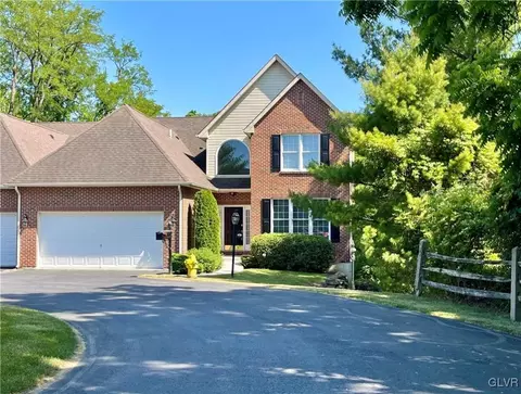 4781 Pinehurst Cir, Bethlehem, PA 18015