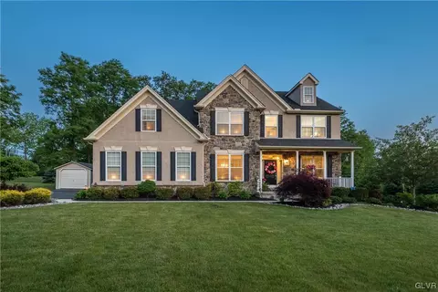 3484 Woodbyne Rd, Hellertown, PA 18055