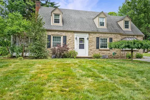 3215 Oxford Cir S, Allentown, PA 18104